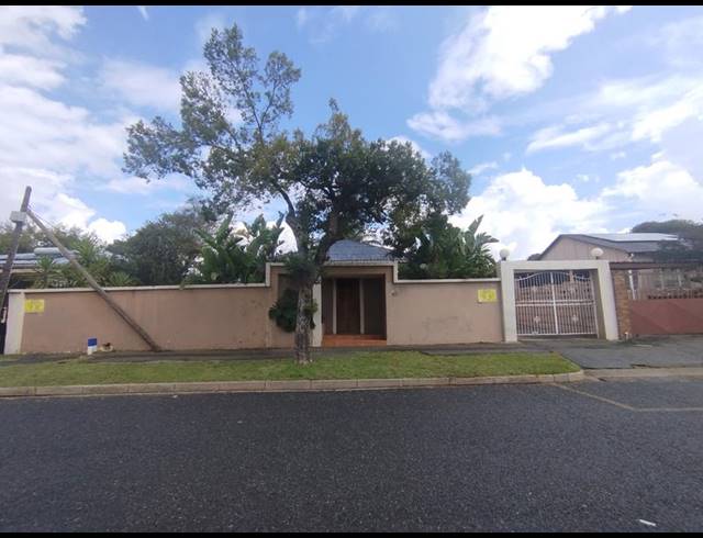 4 BEDROOM HOUSE FOR SALE IN THE HILL